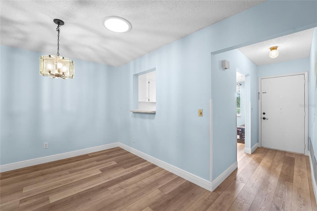 For Sale: $269,000 (2 beds, 2 baths, 1230 Square Feet)