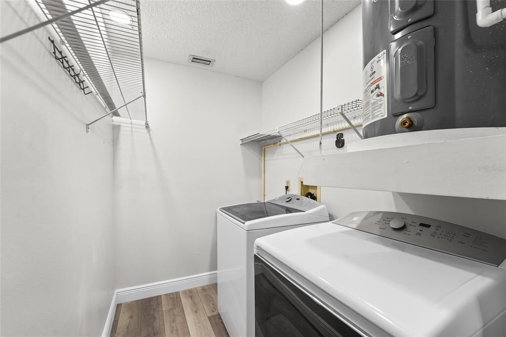 For Sale: $269,000 (2 beds, 2 baths, 1230 Square Feet)
