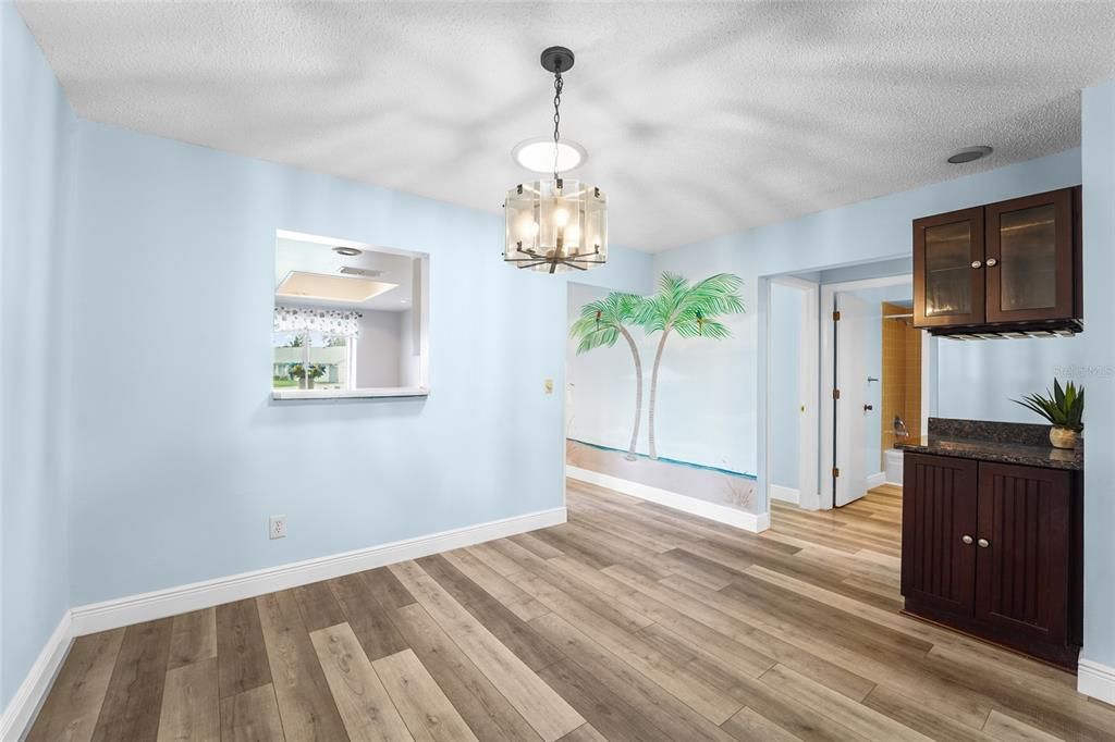 For Sale: $269,000 (2 beds, 2 baths, 1230 Square Feet)