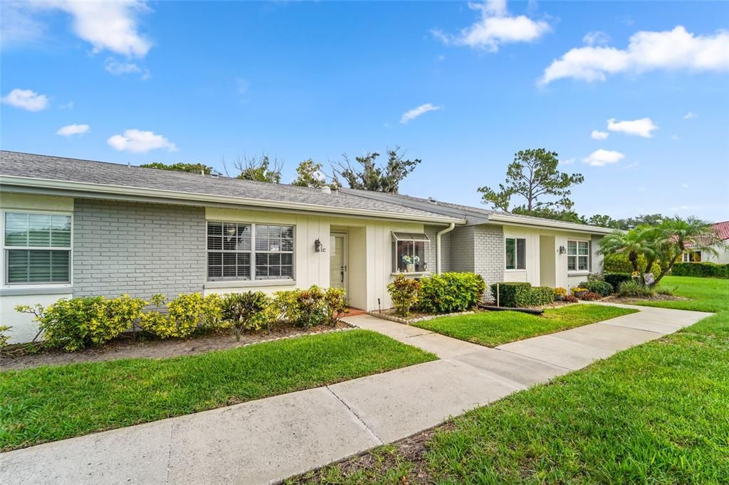 For Sale: $269,000 (2 beds, 2 baths, 1230 Square Feet)