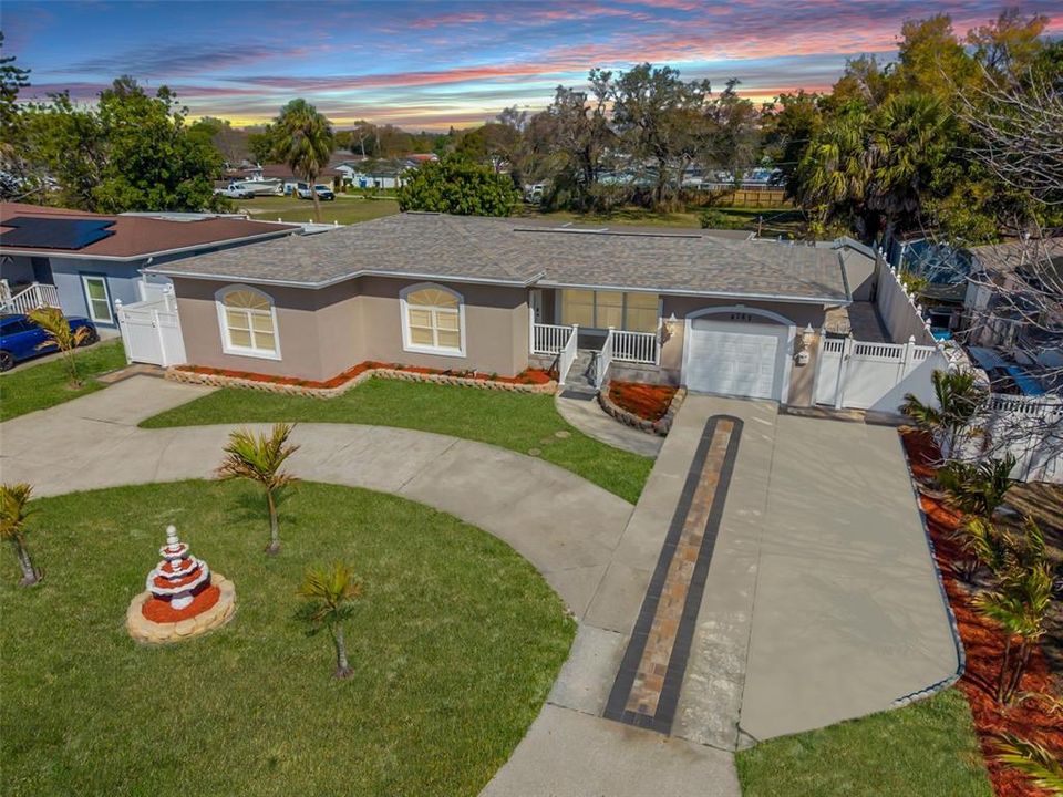 For Rent: $3,750 (4 beds, 3 baths, 1911 Square Feet)
