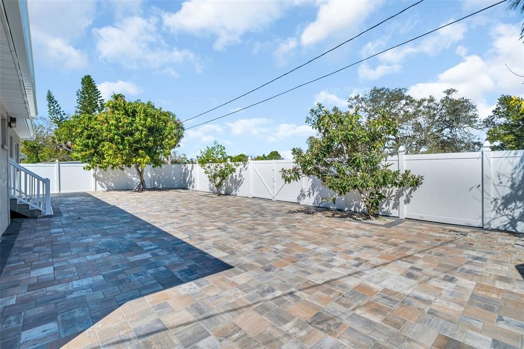 For Rent: $3,750 (4 beds, 3 baths, 1911 Square Feet)