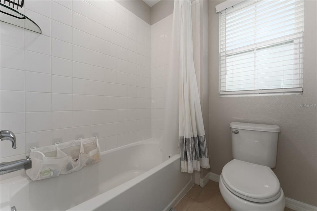 For Rent: $2,300 (4 beds, 2 baths, 1700 Square Feet)