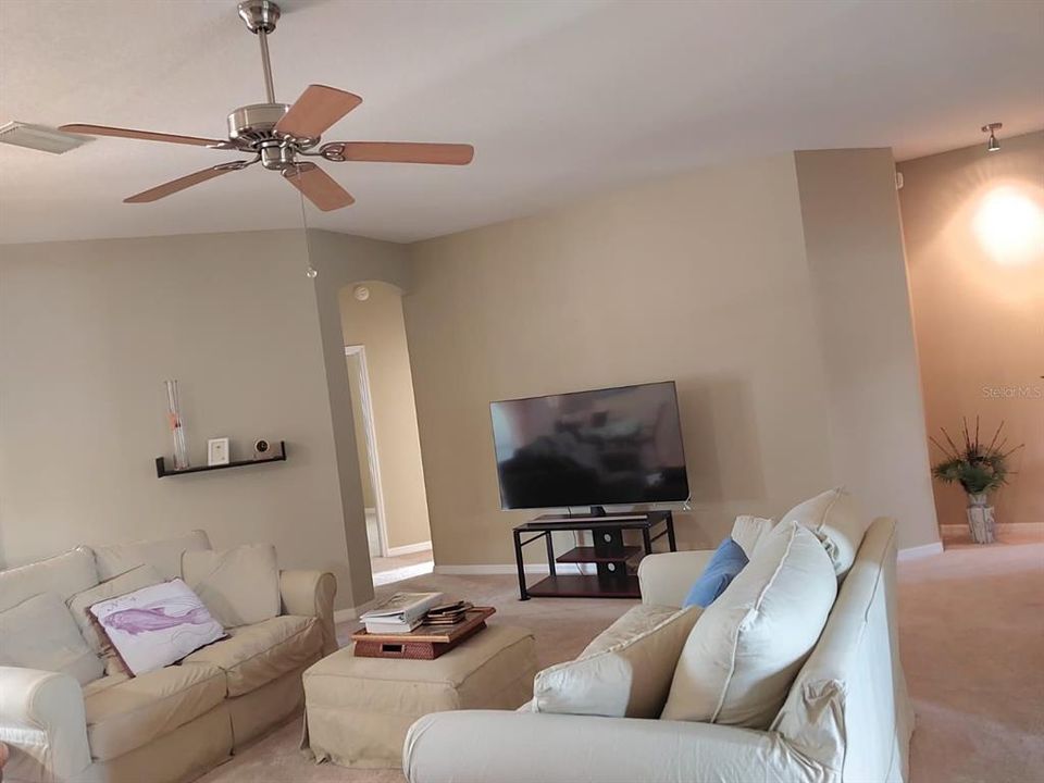 For Rent: $2,500 (5 beds, 2 baths, 2239 Square Feet)