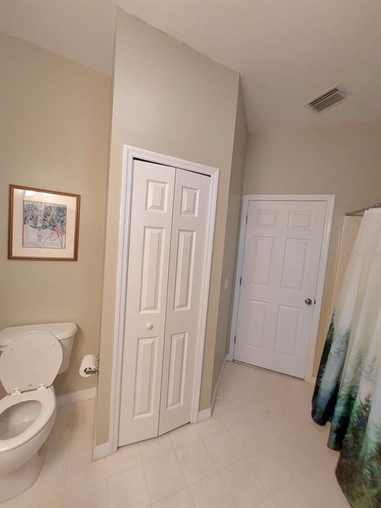 For Rent: $2,500 (5 beds, 2 baths, 2239 Square Feet)
