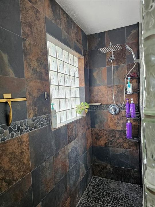 For Sale: $415,900 (3 beds, 2 baths, 1982 Square Feet)
