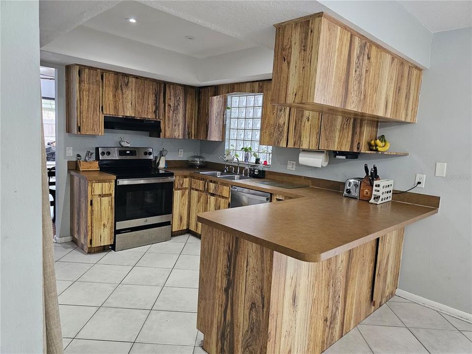 For Sale: $415,900 (3 beds, 2 baths, 1982 Square Feet)
