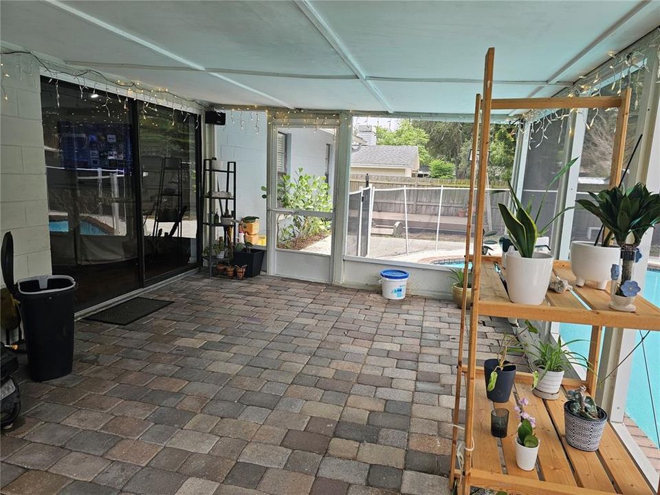 For Sale: $415,900 (3 beds, 2 baths, 1982 Square Feet)