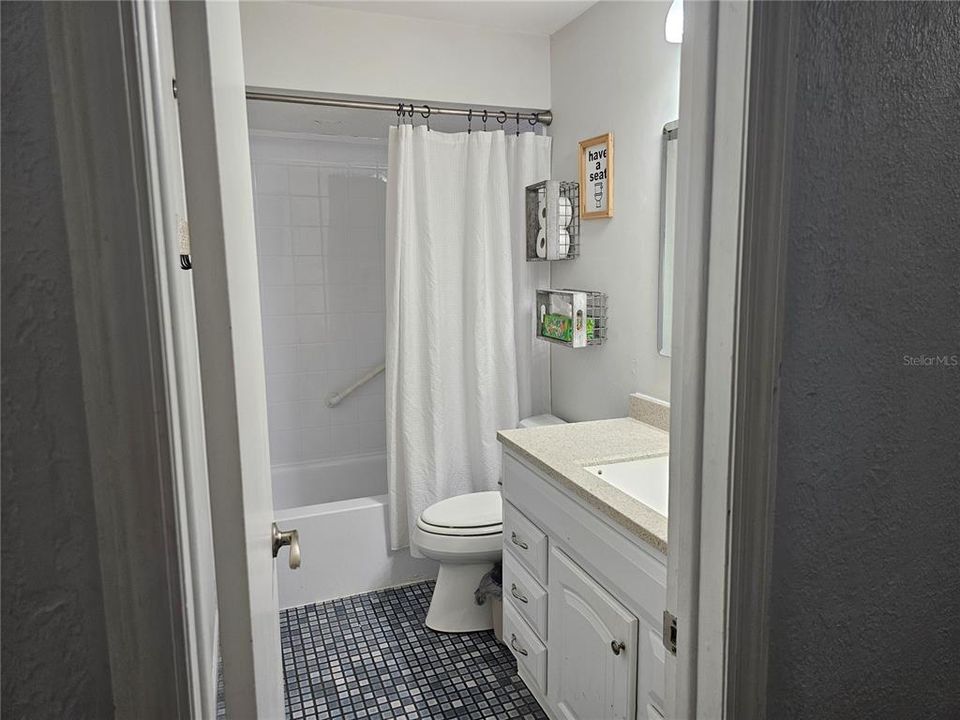 For Sale: $415,900 (3 beds, 2 baths, 1982 Square Feet)