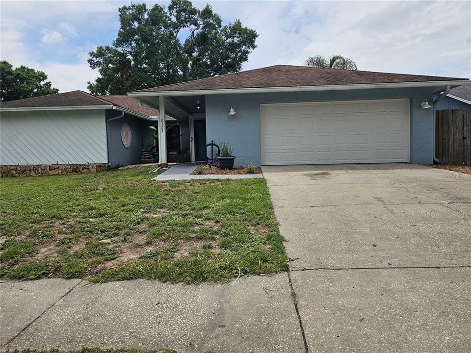 For Sale: $415,900 (3 beds, 2 baths, 1982 Square Feet)