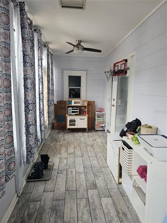 For Sale: $415,900 (3 beds, 2 baths, 1982 Square Feet)