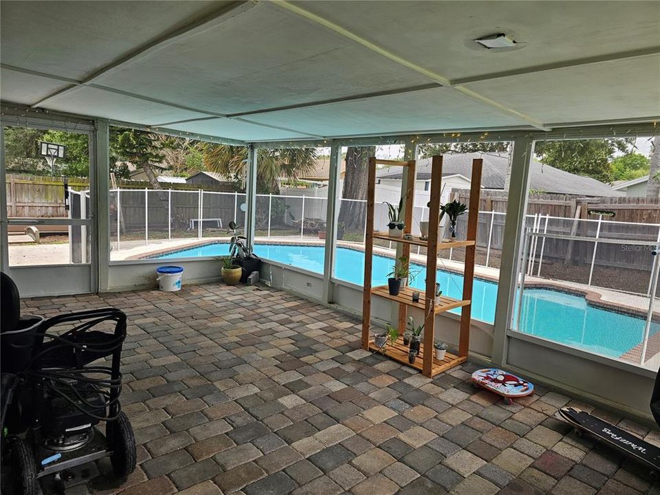 For Sale: $415,900 (3 beds, 2 baths, 1982 Square Feet)