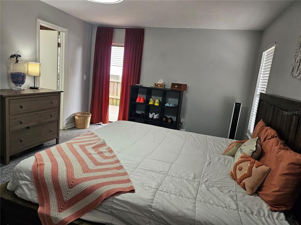 For Sale: $415,900 (3 beds, 2 baths, 1982 Square Feet)