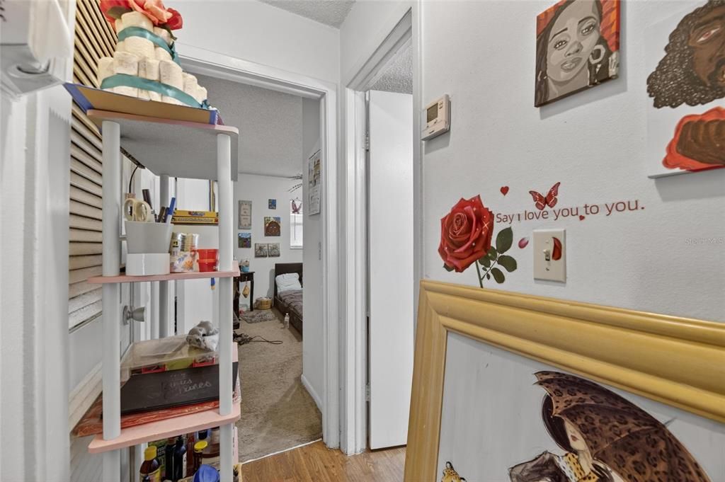 На продажу: $307,000 (2 спален, 1 ванн, 1815 Квадратных фут)