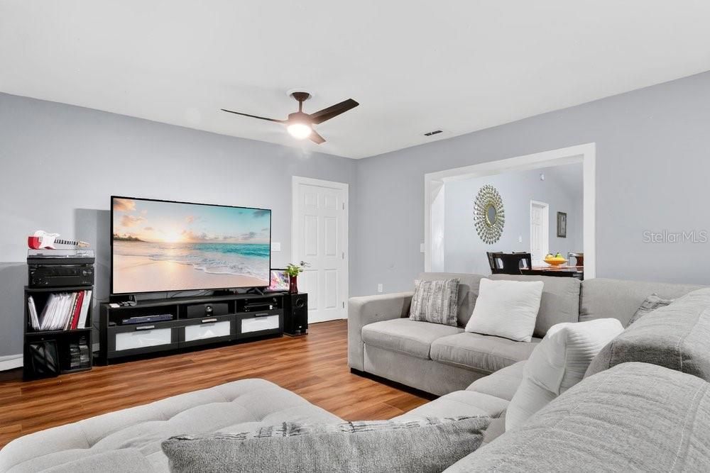 For Sale: $519,000 (4 beds, 2 baths, 2111 Square Feet)