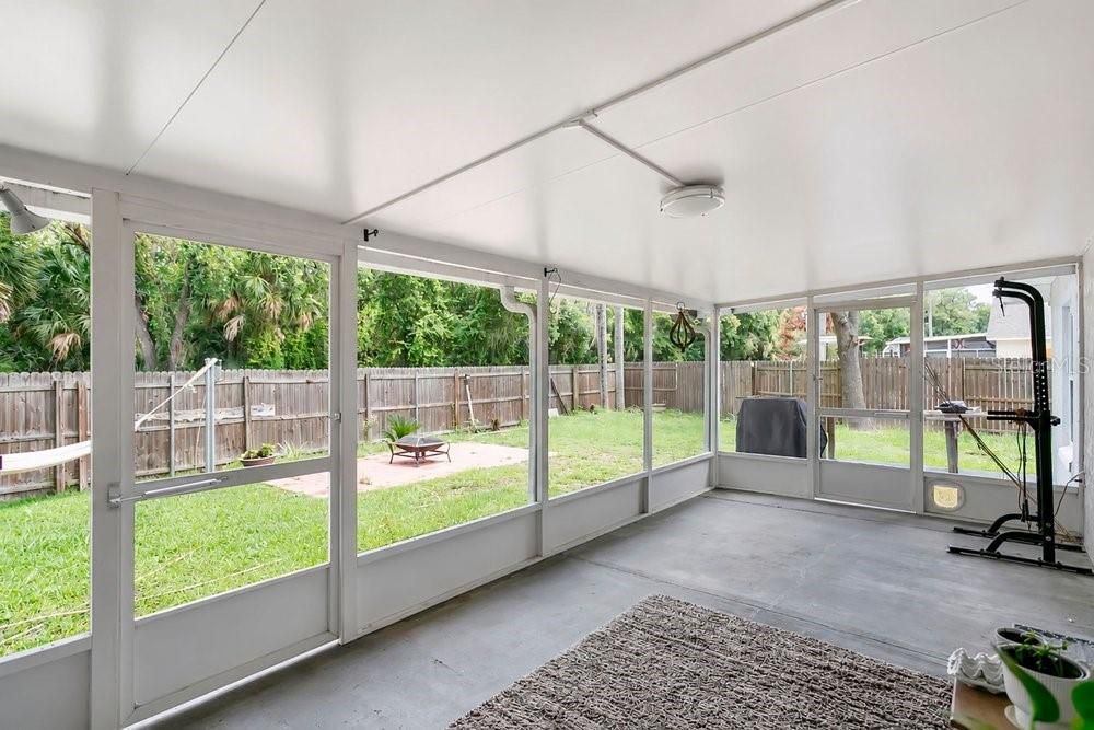 For Sale: $519,000 (4 beds, 2 baths, 2111 Square Feet)