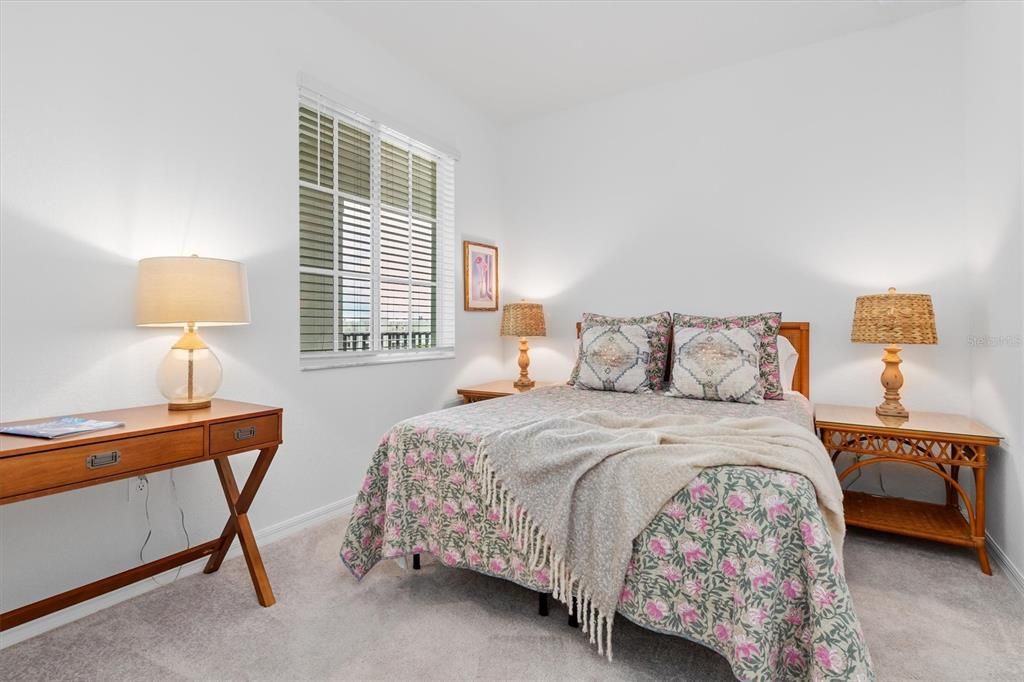 For Sale: $349,000 (2 beds, 2 baths, 1149 Square Feet)