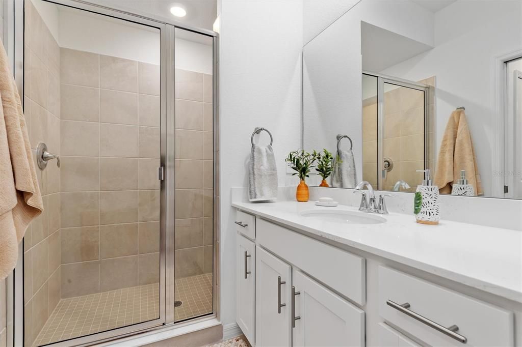 For Sale: $349,000 (2 beds, 2 baths, 1149 Square Feet)