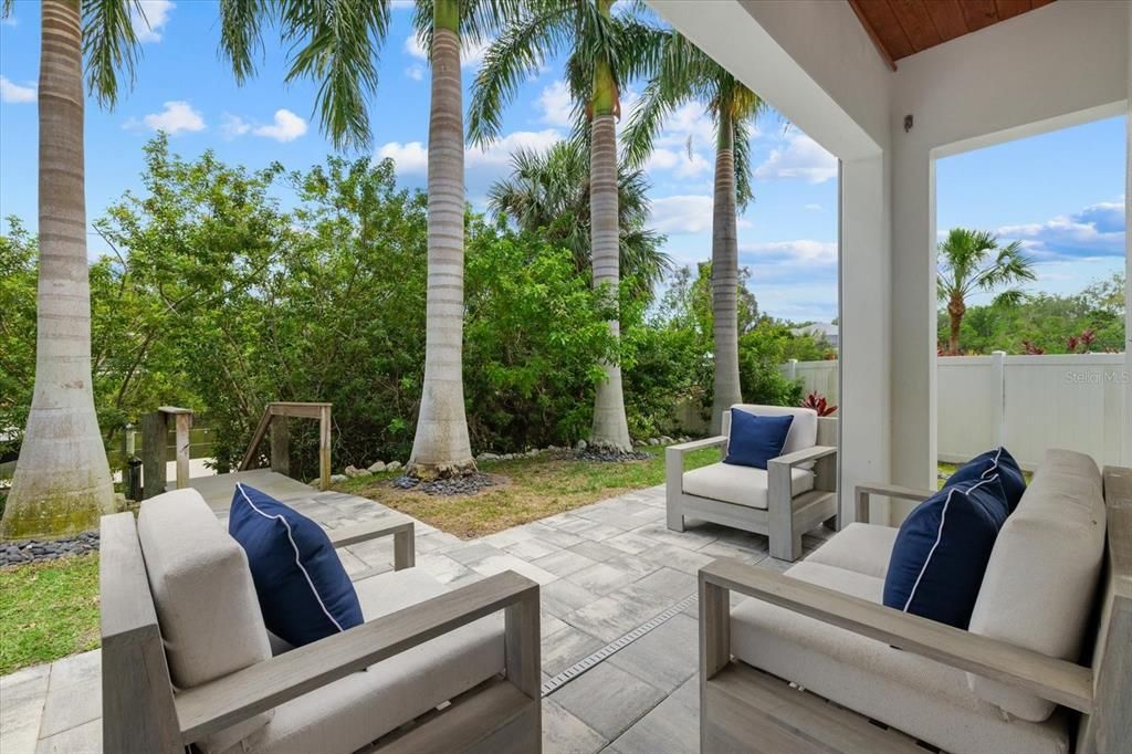 For Sale: $1,195,000 (3 beds, 3 baths, 2091 Square Feet)