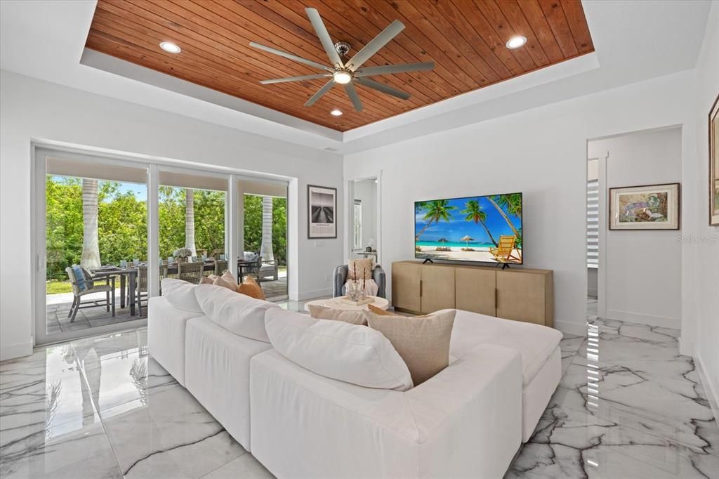For Sale: $1,195,000 (3 beds, 3 baths, 2091 Square Feet)