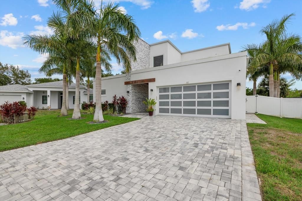 For Sale: $1,195,000 (3 beds, 3 baths, 2091 Square Feet)
