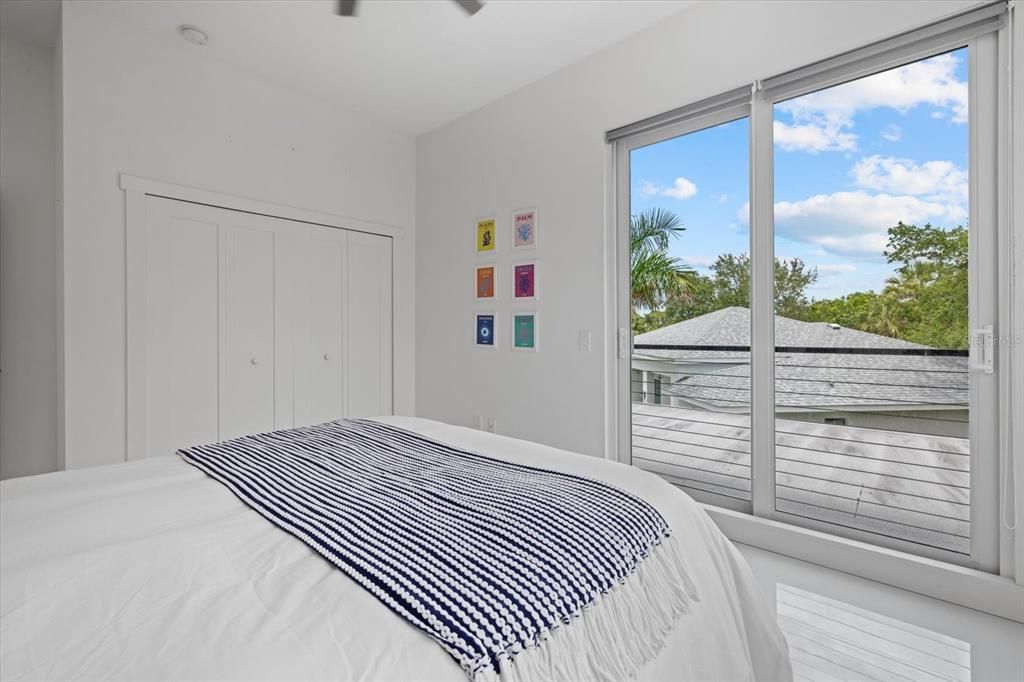 For Sale: $1,195,000 (3 beds, 3 baths, 2091 Square Feet)