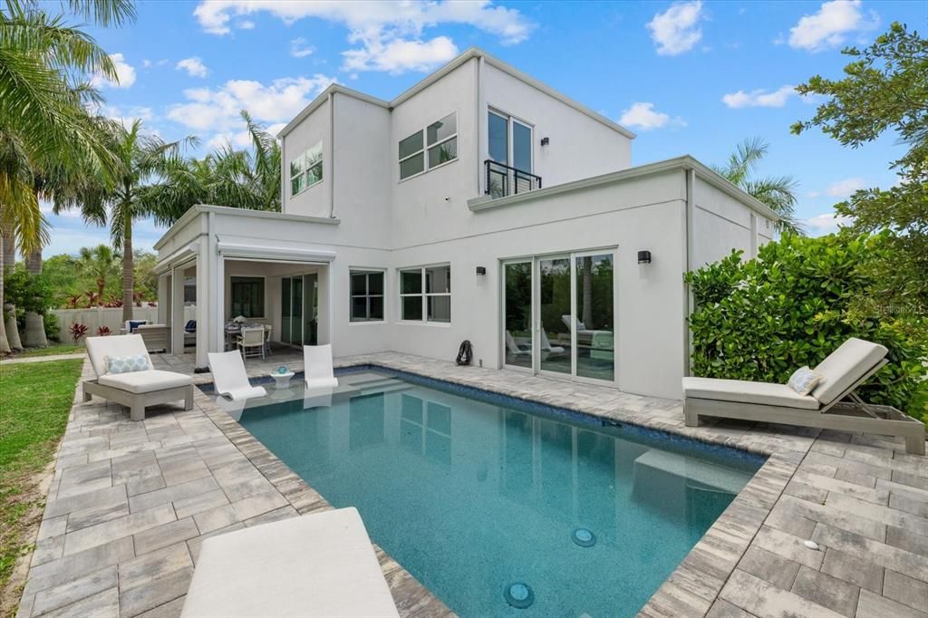 For Sale: $1,195,000 (3 beds, 3 baths, 2091 Square Feet)