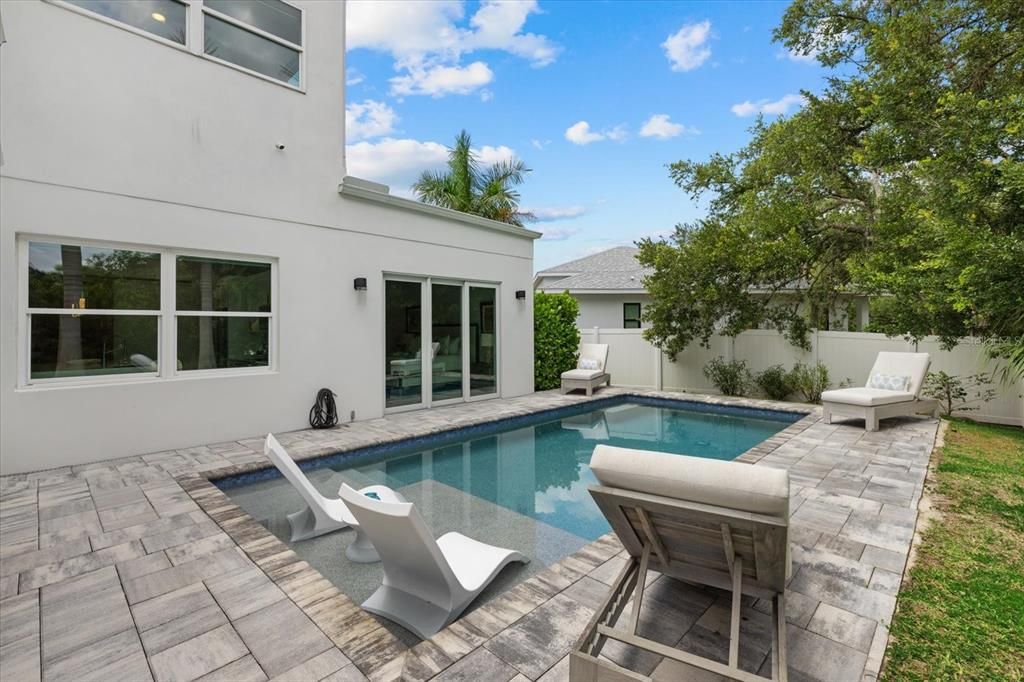 For Sale: $1,195,000 (3 beds, 3 baths, 2091 Square Feet)
