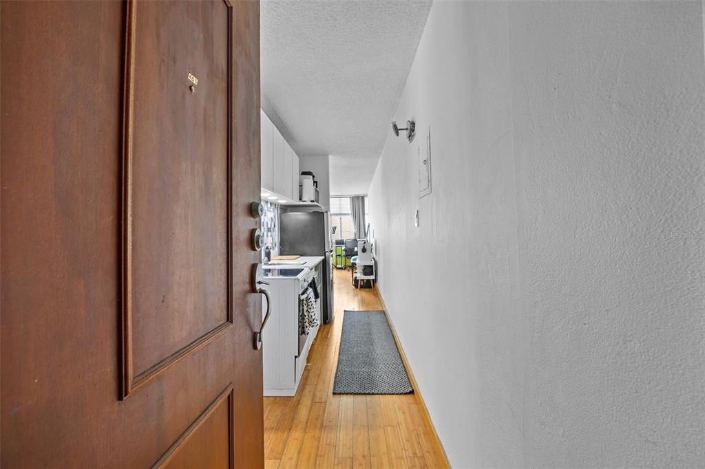 For Sale: $195,000 (1 beds, 1 baths, 326 Square Feet)