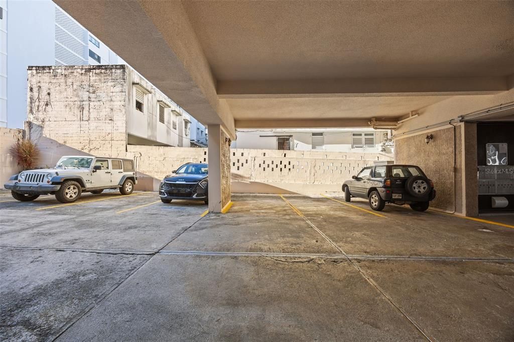 For Sale: $195,000 (1 beds, 1 baths, 326 Square Feet)