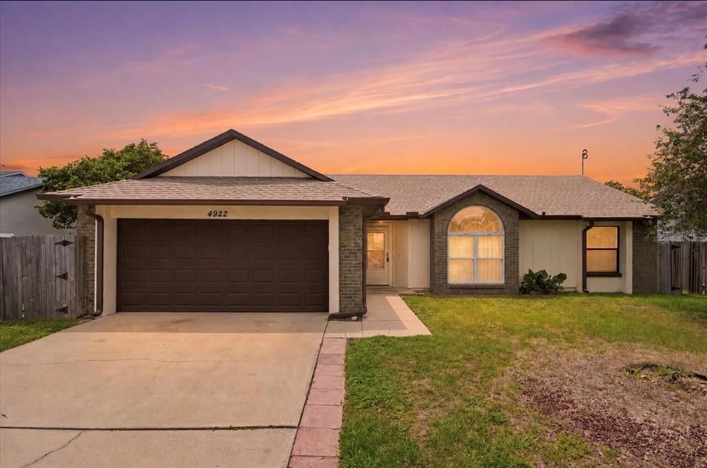 Active With Contract: $349,000 (3 beds, 2 baths, 1268 Square Feet)