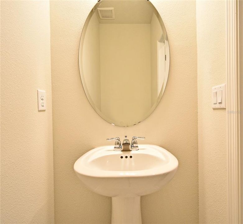 В аренду: $2,495 (3 спален, 2 ванн, 1782 Квадратных фут)