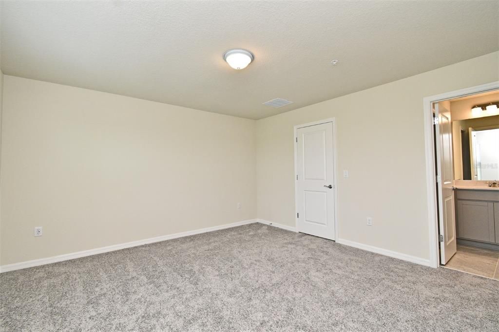В аренду: $2,495 (3 спален, 2 ванн, 1782 Квадратных фут)