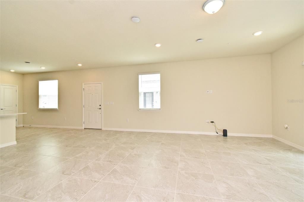 В аренду: $2,495 (3 спален, 2 ванн, 1782 Квадратных фут)