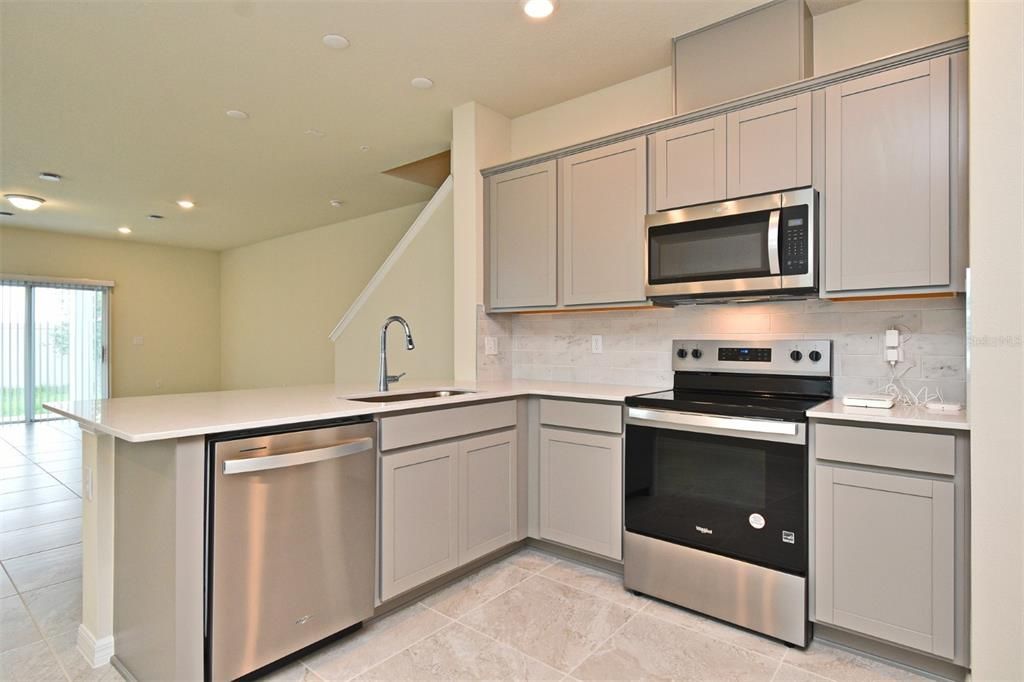 В аренду: $2,495 (3 спален, 2 ванн, 1782 Квадратных фут)