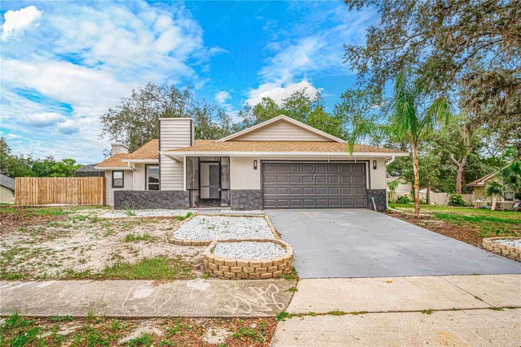 For Sale: $450,000 (4 beds, 3 baths, 1597 Square Feet)