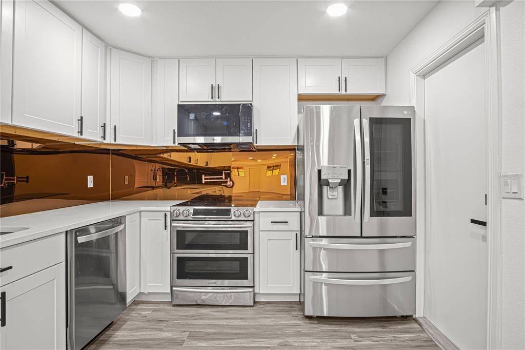 For Sale: $450,000 (4 beds, 3 baths, 1597 Square Feet)