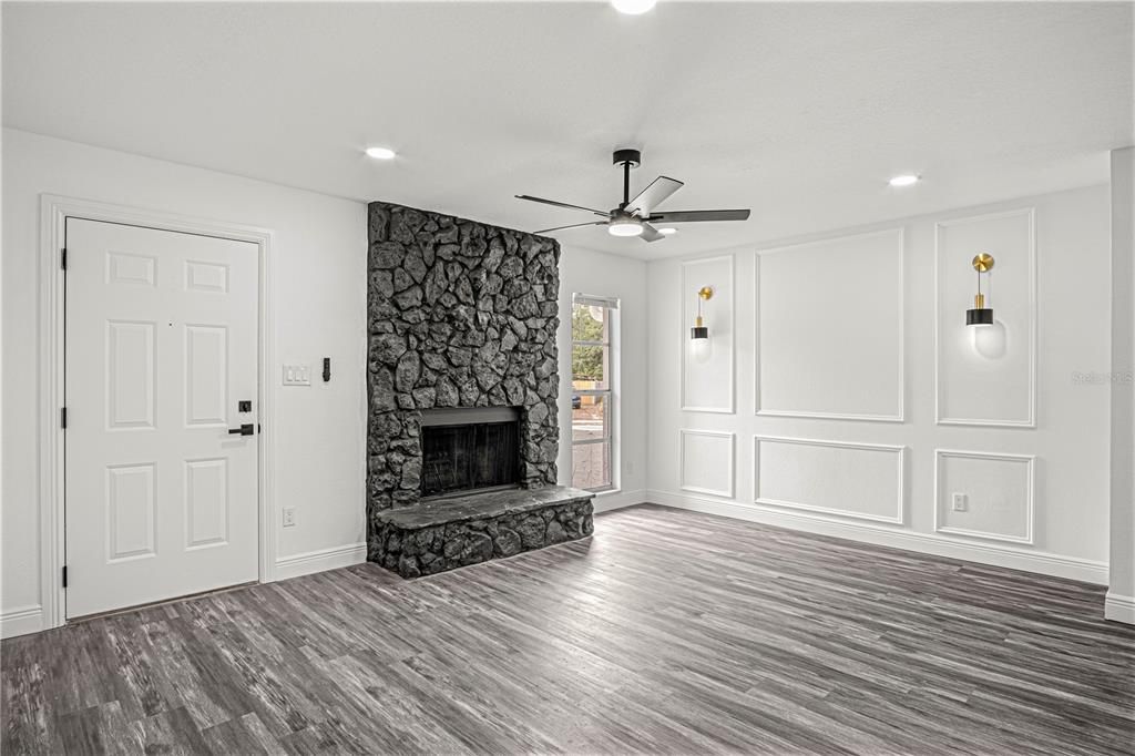For Sale: $450,000 (4 beds, 3 baths, 1597 Square Feet)