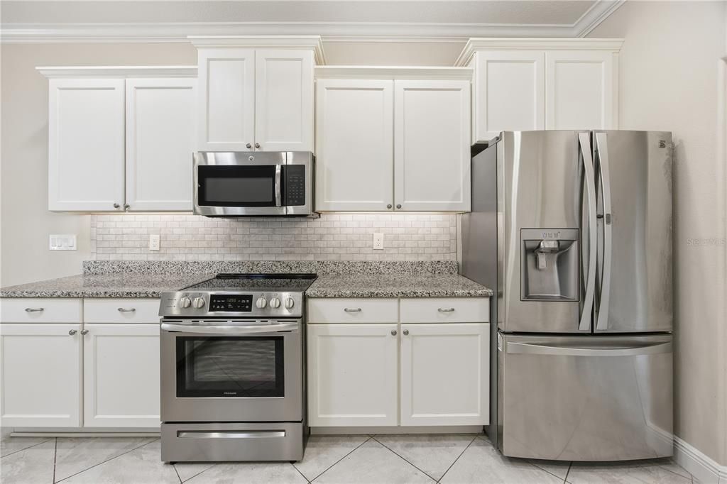 For Sale: $670,000 (3 beds, 2 baths, 2404 Square Feet)
