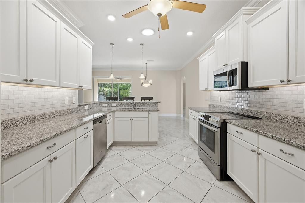 For Sale: $670,000 (3 beds, 2 baths, 2404 Square Feet)