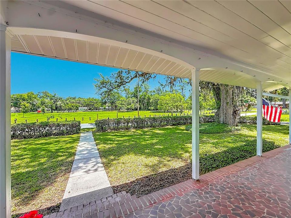 For Sale: $375,000 (3 beds, 2 baths, 1716 Square Feet)