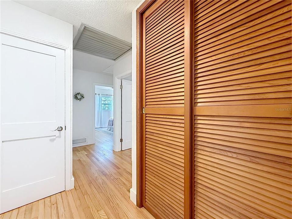 For Sale: $375,000 (3 beds, 2 baths, 1716 Square Feet)
