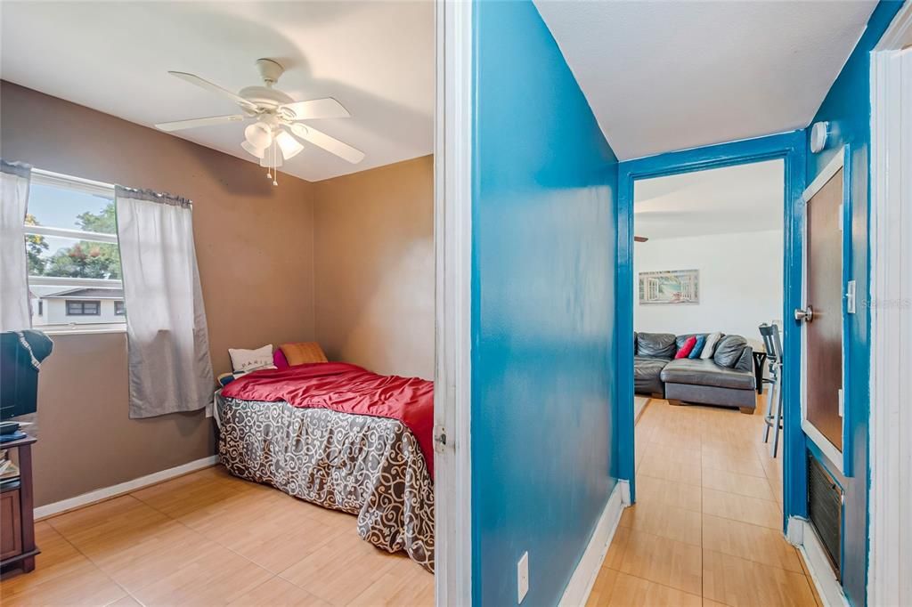 For Sale: $300,000 (3 beds, 1 baths, 1008 Square Feet)