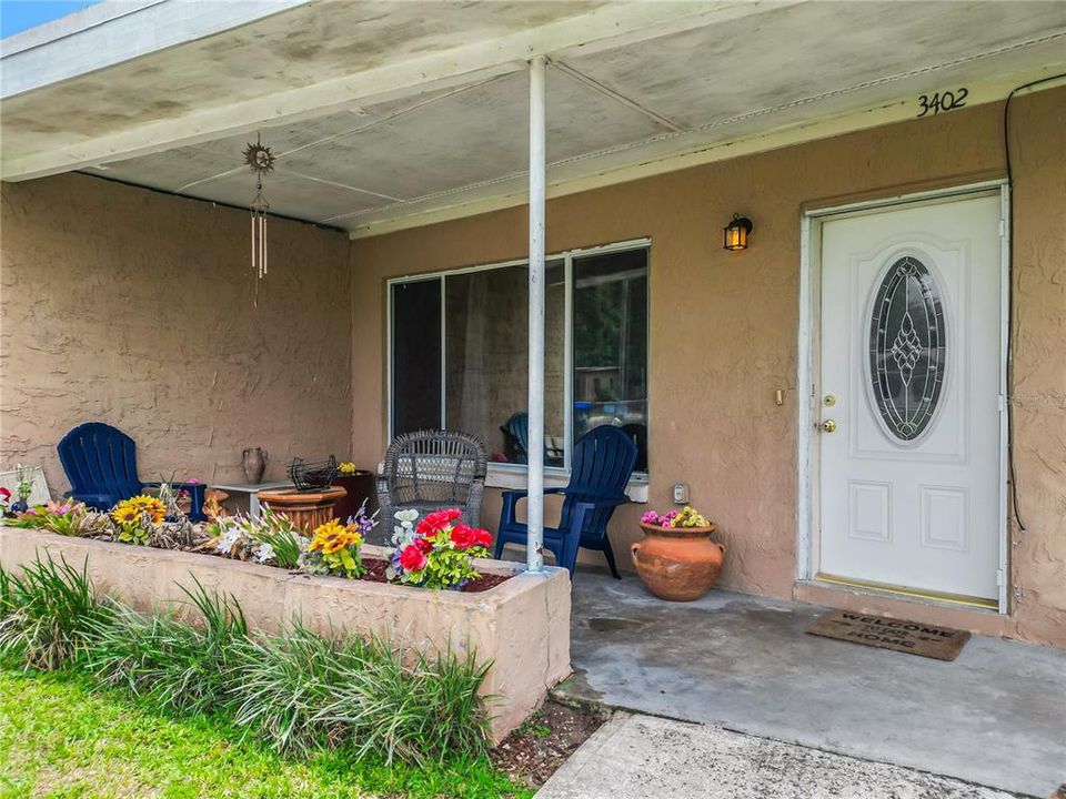For Sale: $300,000 (3 beds, 1 baths, 1008 Square Feet)