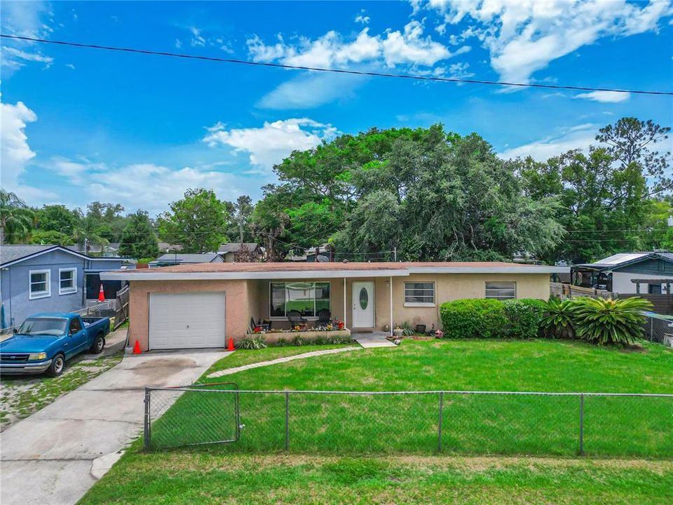 For Sale: $300,000 (3 beds, 1 baths, 1008 Square Feet)
