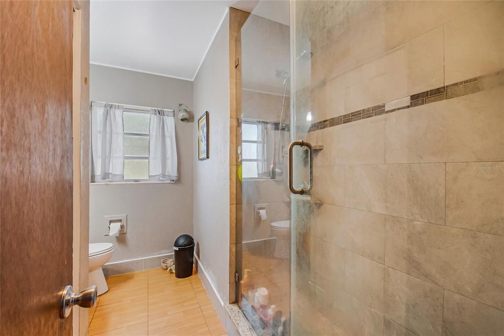 For Sale: $300,000 (3 beds, 1 baths, 1008 Square Feet)