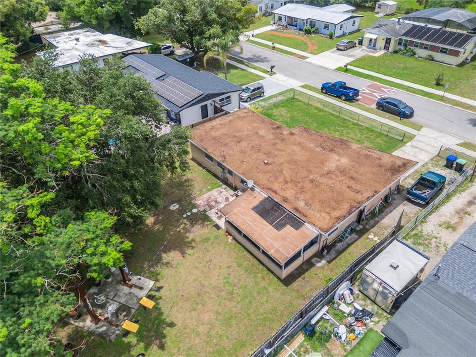 For Sale: $300,000 (3 beds, 1 baths, 1008 Square Feet)