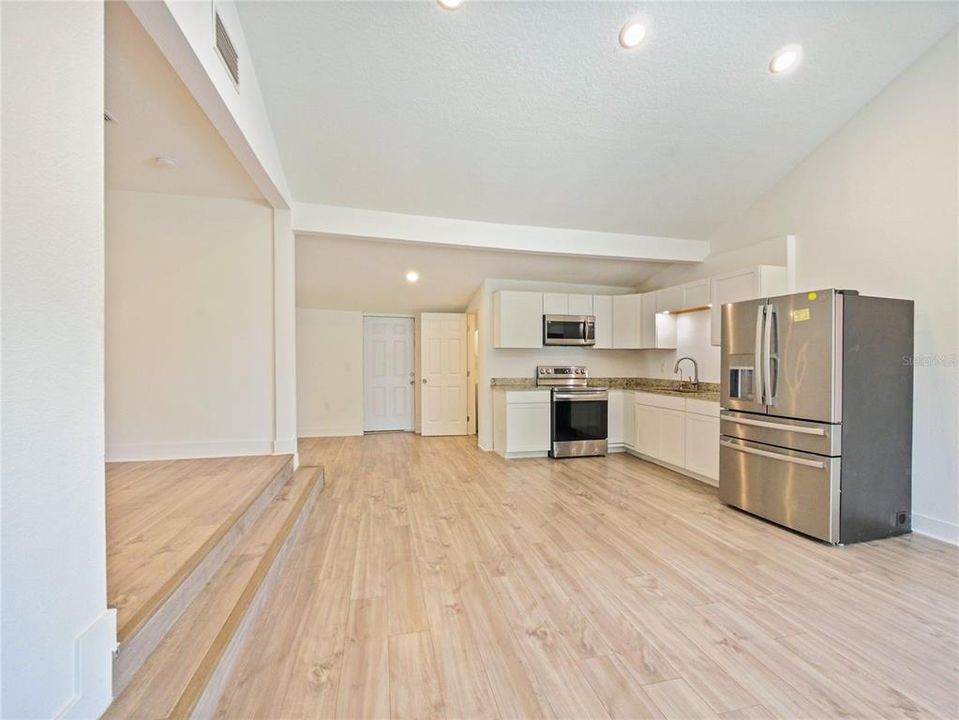 For Sale: $309,999 (3 beds, 2 baths, 1175 Square Feet)