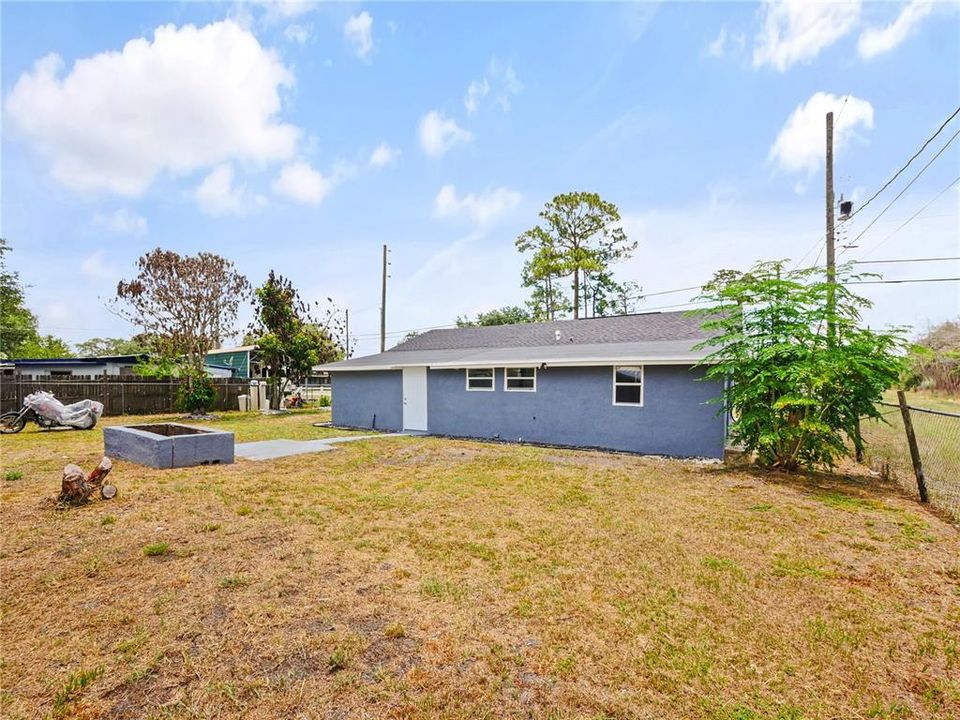 For Sale: $309,999 (3 beds, 2 baths, 1175 Square Feet)
