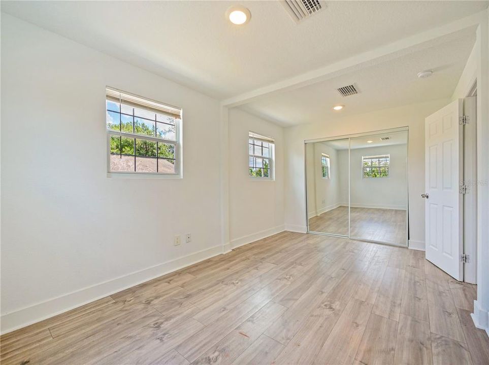 For Sale: $309,999 (3 beds, 2 baths, 1175 Square Feet)